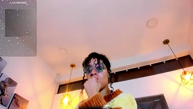 Hanna Cornee  online show from 02/25/26, 01:43