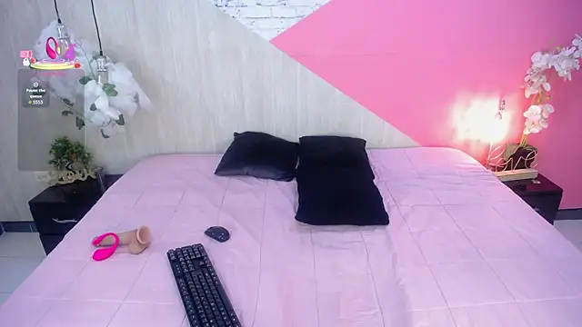 sophia brunette  online show from 12/22/25, 11:29