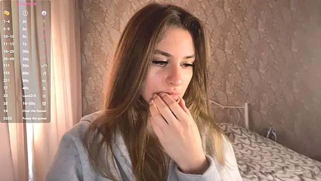 Snapshot of miainheat chatting on 09/18/25, 08:27 miainheat online show from 09/18/25, 08:27