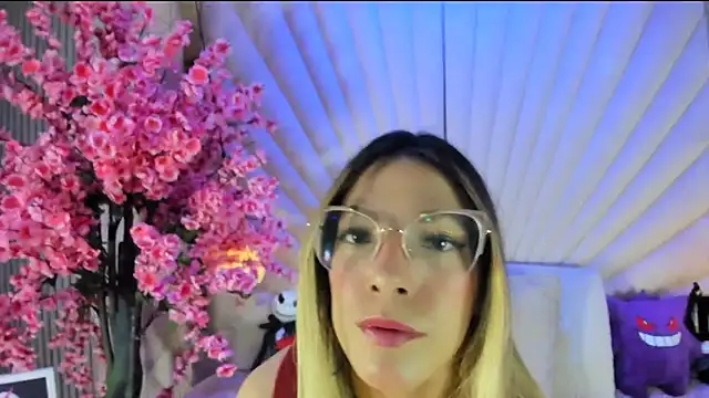 VesperVelvet online show from 03/25/26, 04:40