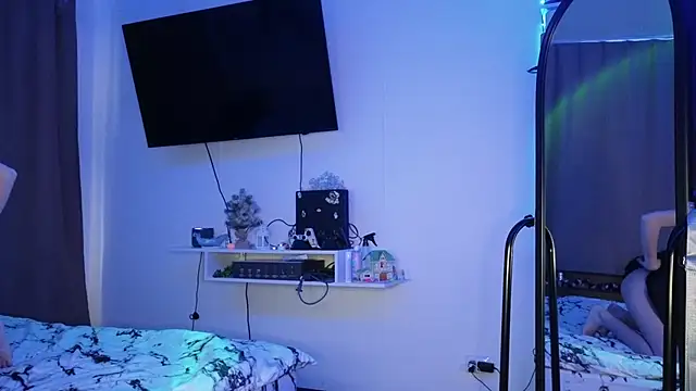 Candy Flosse online show from 10/24/25, 08:22