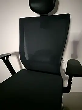 111owo111 online show from 04/11/26, 03:38