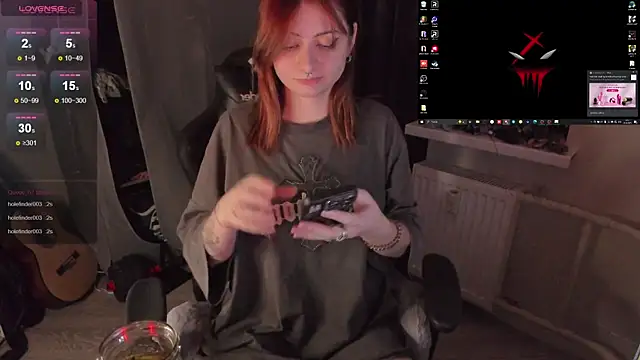 Snapshot of Melante chatting on 10/20/25, 06:52 Melante online show from 10/20/25, 06:52