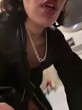 Snapshot of Piggiteablacktea chatting on 01/17/26, 06:33 Piggiteablacktea online show from 01/17/26, 06:33