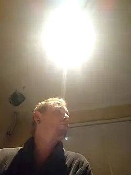 Snapshot of piercingpik chatting on 09/11/25, 08:53 piercingpik online show from 09/11/25, 08:53