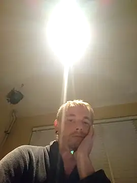 Snapshot of piercingpik chatting on 10/07/25, 06:05 piercingpik online show from 10/07/25, 06:05