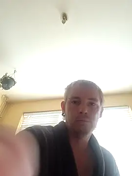 Snapshot of piercingpik chatting on 10/11/25, 09:19 piercingpik online show from 10/11/25, 09:19