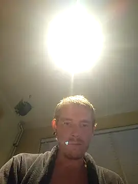 Snapshot of piercingpik chatting on 10/12/25, 11:26 piercingpik online show from 10/12/25, 11:26