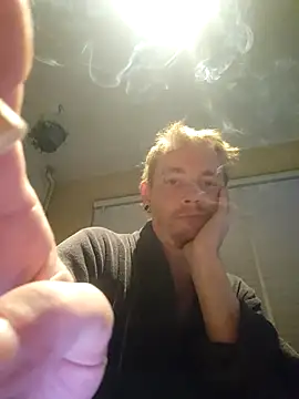 Snapshot of piercingpik chatting on 10/20/25, 08:20 piercingpik online show from 10/20/25, 08:20