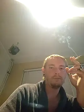 Snapshot of piercingpik chatting on 11/24/25, 09:47 piercingpik online show from 11/24/25, 09:47