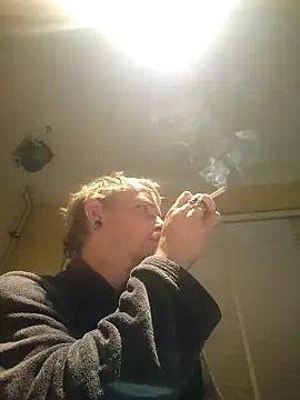 Snapshot of piercingpik chatting on 11/29/25, 07:50 piercingpik online show from 11/29/25, 07:50