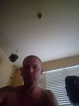 Snapshot of piercingpik chatting on 06/23/26, 07:56 piercingpik online show from 06/23/26, 07:56