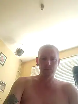 Snapshot of piercingpik chatting on 06/26/26, 10:08 piercingpik online show from 06/26/26, 10:08