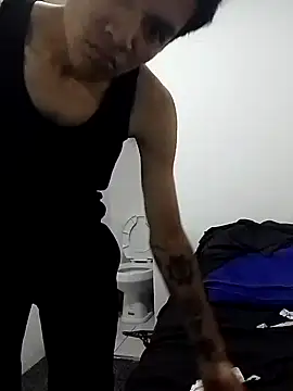 Snapshot of iRusx chatting on 10/17/25, 08:44 iRusx online show from 10/17/25, 08:44