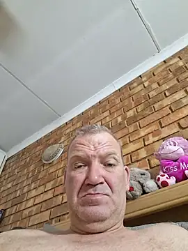 wallacelegend online show from 12/23/25, 06:22