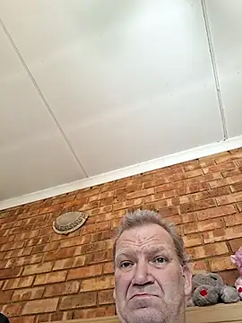 wallacelegend online show from 02/10/26, 07:01