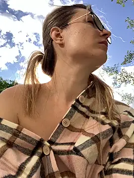 Jugira online show from 09/18/25, 01:24