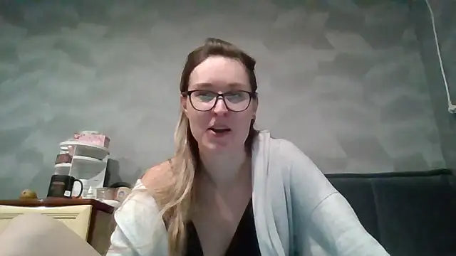 Jugira online show from 11/30/25, 10:03