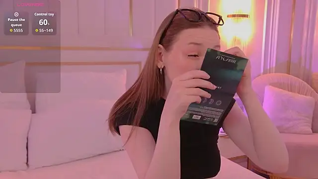 Snapshot of NancySmitts chatting on 11/19/25, 03:45 NancySmitts online show from 11/19/25, 03:45