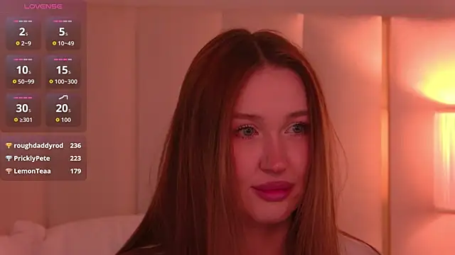 Snapshot of NancySmitts chatting on 12/13/25, 08:25 NancySmitts online show from 12/13/25, 08:25