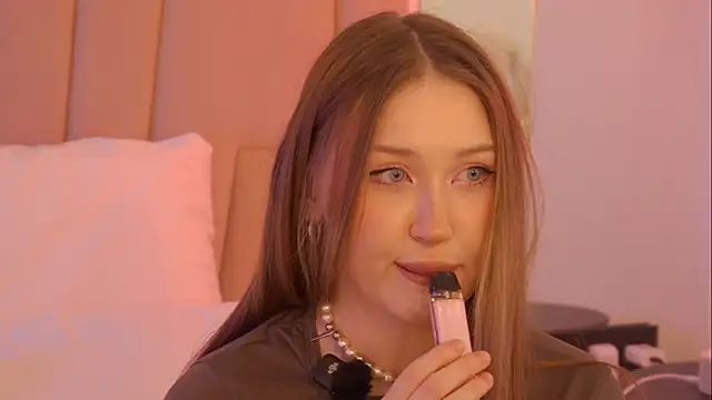 Snapshot of NancySmitts chatting on 02/01/26, 04:05 NancySmitts online show from 02/01/26, 04:05