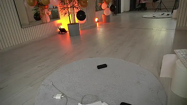 EmmaBlanco online show from 11/25/25, 08:42