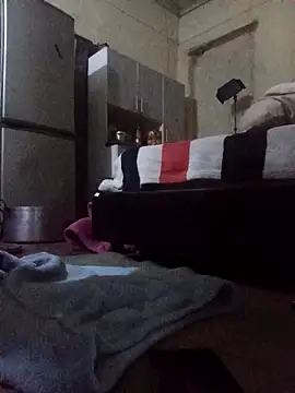 Snapshot of RFeltomWhitJ chatting on 09/25/25, 01:42 RFeltomWhitJ online show from 09/25/25, 01:42