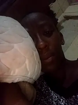 Snapshot of RFeltomWhitJ chatting on 10/17/25, 10:12 RFeltomWhitJ online show from 10/17/25, 10:12