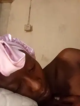 Snapshot of RFeltomWhitJ chatting on 11/13/25, 06:51 RFeltomWhitJ online show from 11/13/25, 06:51