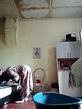 Snapshot of RFeltomWhitJ chatting on 11/18/25, 05:01 RFeltomWhitJ online show from 11/18/25, 05:01