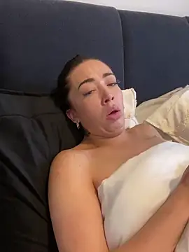 Snapshot of ItsCOCOx chatting on 10/03/25, 06:43 ItsCOCOx online show from 10/03/25, 06:43