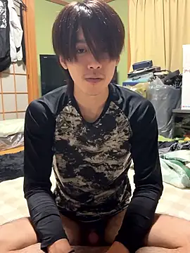 Snapshot of koushi_9213 chatting on 11/16/25, 01:28 koushi 9213 online show from 11/16/25, 01:28