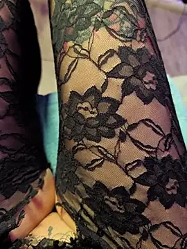 sarahpearlx online show from 04/15/26, 08:42