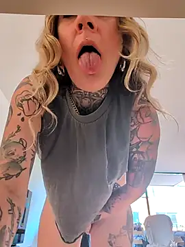 sarahpearlx online show from 06/25/26, 05:12