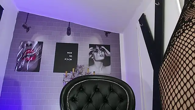 Snapshot of aleesha_cameron02 chatting on 01/07/26, 09:28 aleesha cameron02 online show from 01/07/26, 09:28