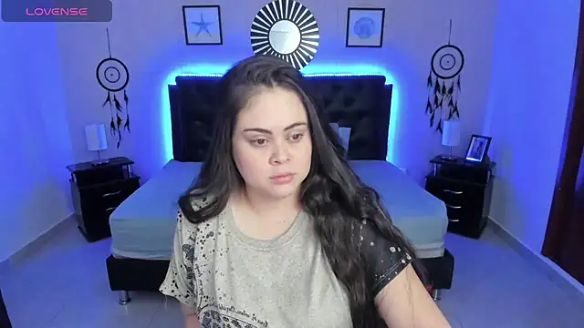 LolaVillalobos online show from 11/08/25, 01:44