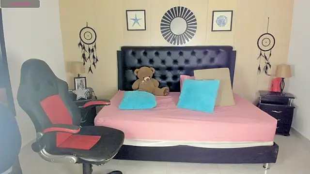 LolaVillalobos online show from 05/27/26, 11:40