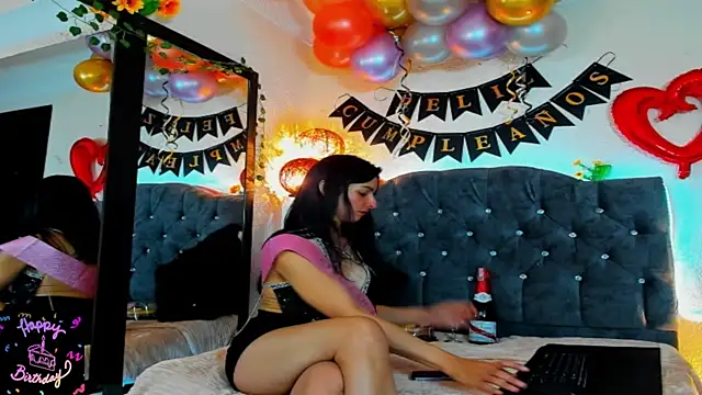 Snapshot of karol_rose chatting on 09/12/25, 07:36 karol rose online show from 09/12/25, 07:36