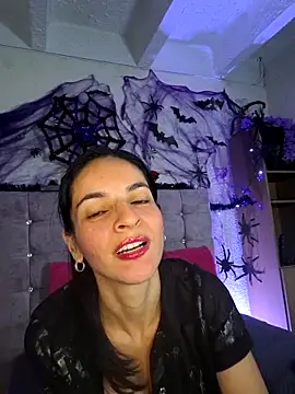 Snapshot of karol_rose chatting on 10/18/25, 10:54 karol rose online show from 10/18/25, 10:54