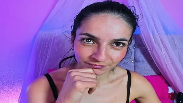 Snapshot of karol_rose chatting on 11/22/25, 09:25 karol rose online show from 11/22/25, 09:25