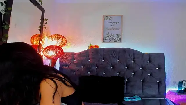 Snapshot of karol_rose chatting on 12/03/25, 03:54 karol rose online show from 12/03/25, 03:54