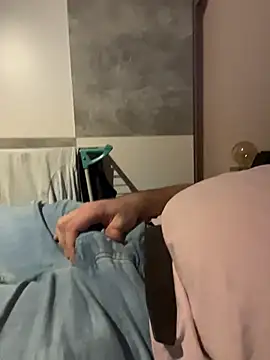 Lars2306 online show from 12/01/25, 02:33