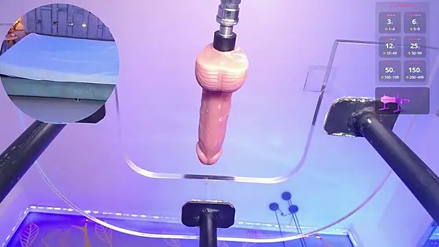 Snapshot of NinaCapelli chatting on 11/18/25, 04:39 NinaCapelli online show from 11/18/25, 04:39