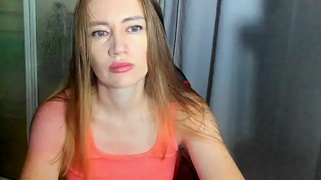 Snapshot of JessFoxxx chatting on 06/16/26, 02:47 JessFoxxx online show from 06/16/26, 02:47