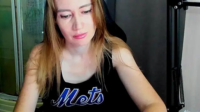 Snapshot of JessFoxxx chatting on 06/28/26, 12:49 JessFoxxx online show from 06/28/26, 12:49