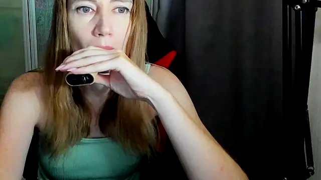 Snapshot of JessFoxxx chatting on 07/10/26, 02:16 JessFoxxx online show from 07/10/26, 02:16