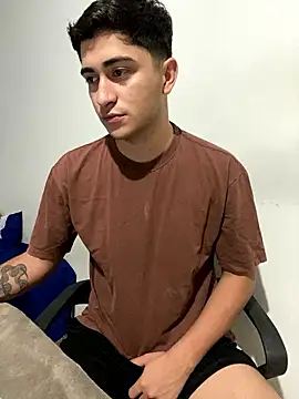 Tavinho067 online show from 01/08/26, 04:15