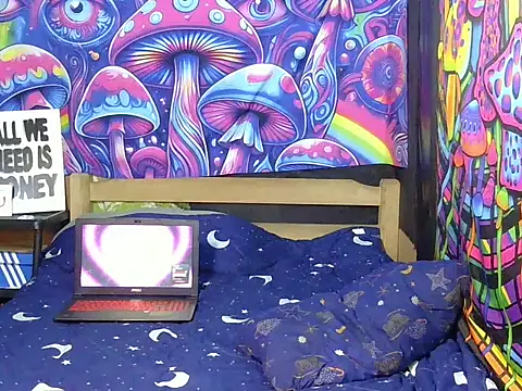 Snapshot of kenbigcockxx chatting on 06/18/26, 11:47 kenbigcockxx online show from 06/18/26, 11:47