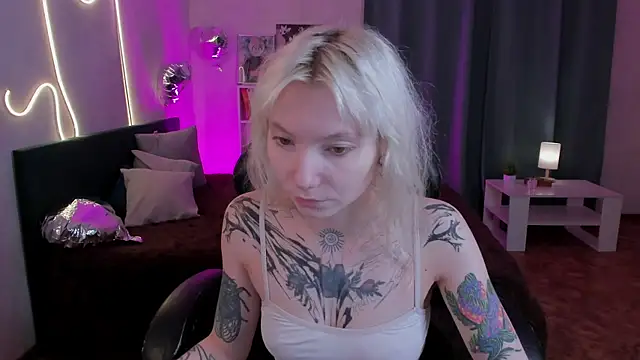 Snapshot of tattoo_art_baby chatting on 05/27/26, 01:57 tattoo art baby online show from 05/27/26, 01:57