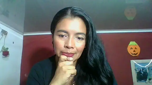 Snapshot of DianaOchoa_ chatting on 11/11/25, 04:01 DianaOchoa online show from 11/11/25, 04:01